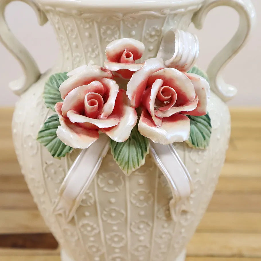 Vtg Italian Capodimonte style Porcelain Vase & Reina Califa Plate Flower Roses Flower Vase 2 Close up